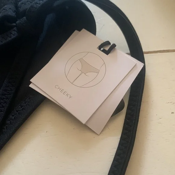 Shade & Shore Black Cutout Bikini Bottoms Size XL NWT - Picture 5 of 6